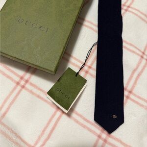 Authentic Gucci Tie
Comes with the original box and Gucci shopping bag.
New